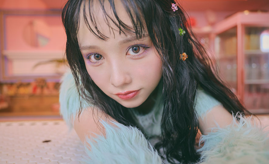 【よしおかせいか】『rom’u』カラコンモデルに起用